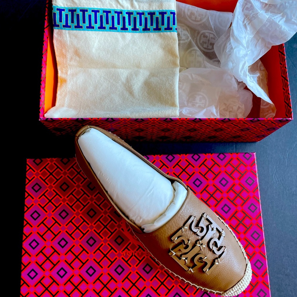 Tory Burch espadrilles NWT never worn. SZ 7.5